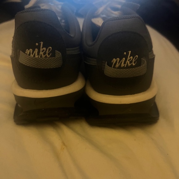 mens preday nike sneaker in 11.5 in black and grey - Picture 2 of 6